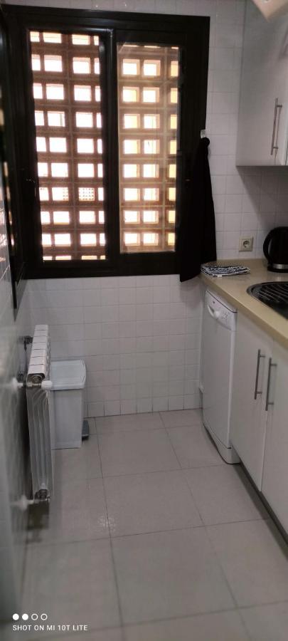 Bevs Ground Floor Roda Golf Apartment! سان خافيير الغرفة الصورة